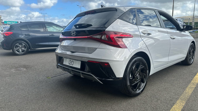 Hyundai i20 1.0T GDi 90 Black Line 5dr Petrol Hatchback - Image 41